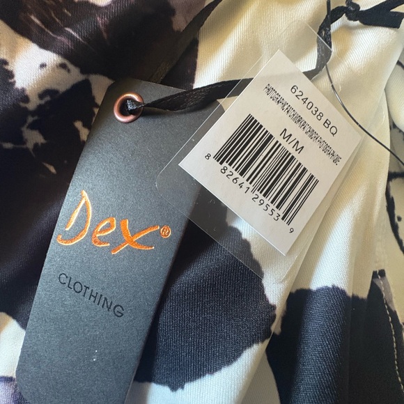 Dex Artistic Graphic Short Sleeve Top - Black and White - Picture 5 of 5